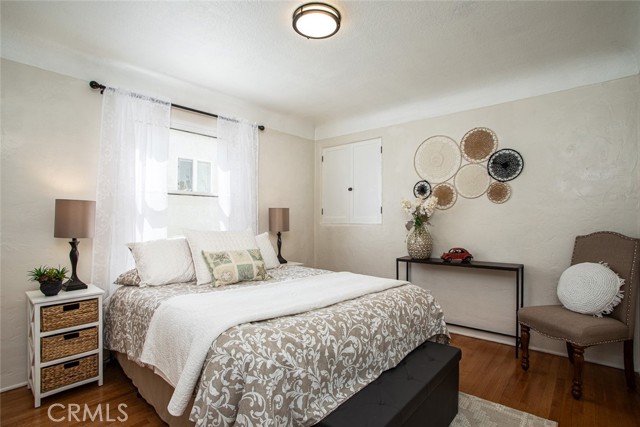 130 Claremont Avenue, Long Beach CA: https://media.crmls.org/medias/796534bc-06ee-44d8-9f87-b62322e3c5cf.jpg