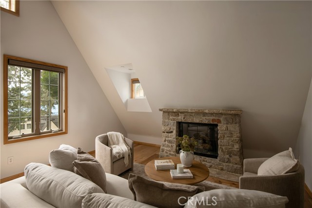Detail Gallery Image 6 of 38 For 313 John Muir Rd, Lake Arrowhead,  CA 92352 - 3 Beds | 2/2 Baths