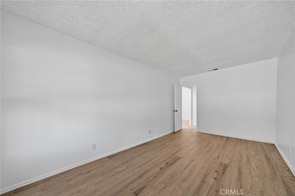 MLS #OC25244729 image #22