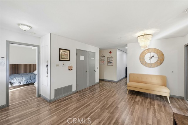 27828 Parkvale, Santa Clarita CA: https://media.crmls.org/medias/7966fba5-5ef6-4e6f-b2c3-ddecf9038f15.jpg