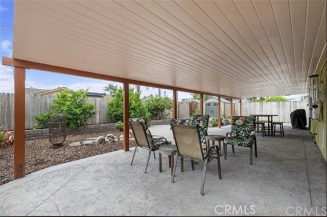 5082 Linda Circle, Huntington Beach CA: https://media.crmls.org/medias/79681d28-4789-4003-8623-e904d9033f9b.jpg