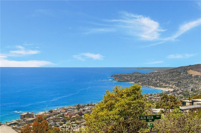 Detail Gallery Image 3 of 52 For 785 Alta Vista, Laguna Beach,  CA 92651 - 3 Beds | 3/1 Baths