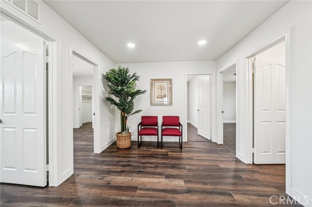 Detail Gallery Image 9 of 26 For 6658 Bright Gem Ct, Corona,  CA 92880 - 5 Beds | 3 Baths