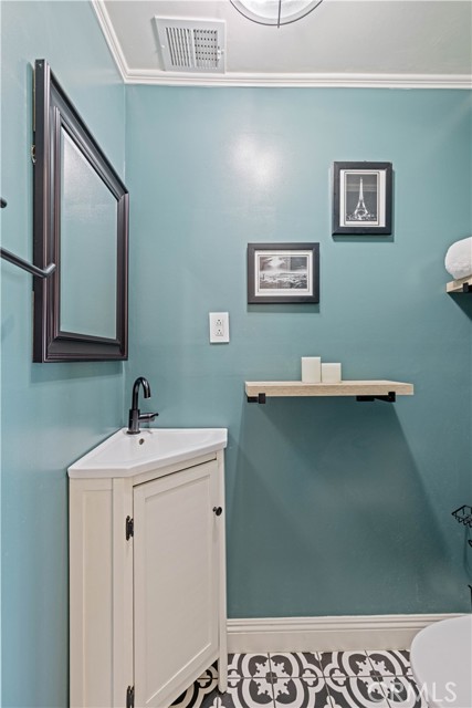 Detail Gallery Image 19 of 47 For 27933 Honeycomb Dr, Saugus,  CA 91350 - 4 Beds | 2/1 Baths