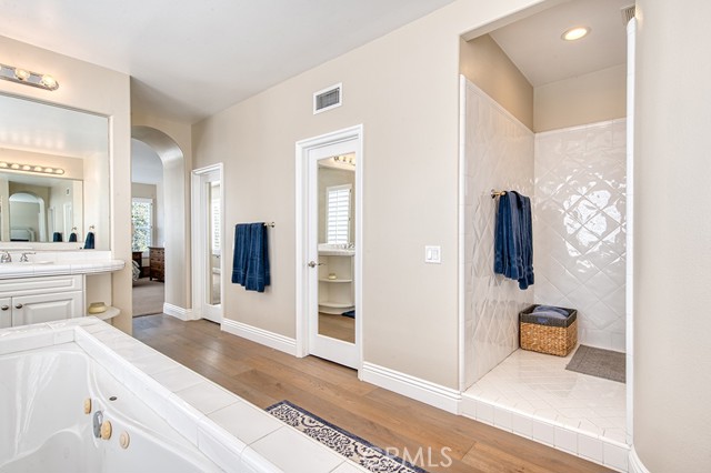 Detail Gallery Image 22 of 54 For 30 Lake View, Coto de Caza,  CA 92679 - 4 Beds | 4/1 Baths