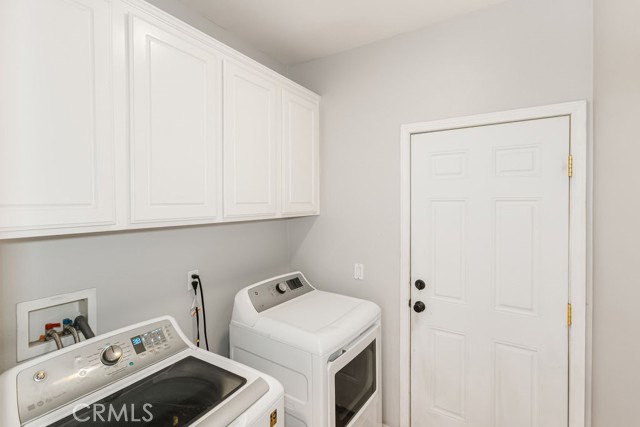 Detail Gallery Image 16 of 35 For 8466 Hoover Ct, Oak Hills,  CA 92344 - 3 Beds | 2 Baths