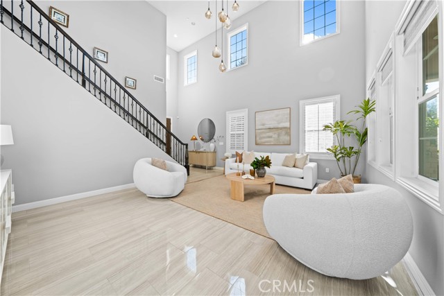 Detail Gallery Image 10 of 60 For 42 Castellana, Lake Forest,  CA 92630 - 4 Beds | 3 Baths