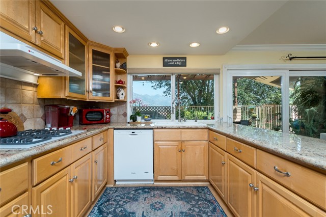 Detail Gallery Image 12 of 40 For 6611 Elmhurst Dr, Tujunga,  CA 91042 - 3 Beds | 2 Baths