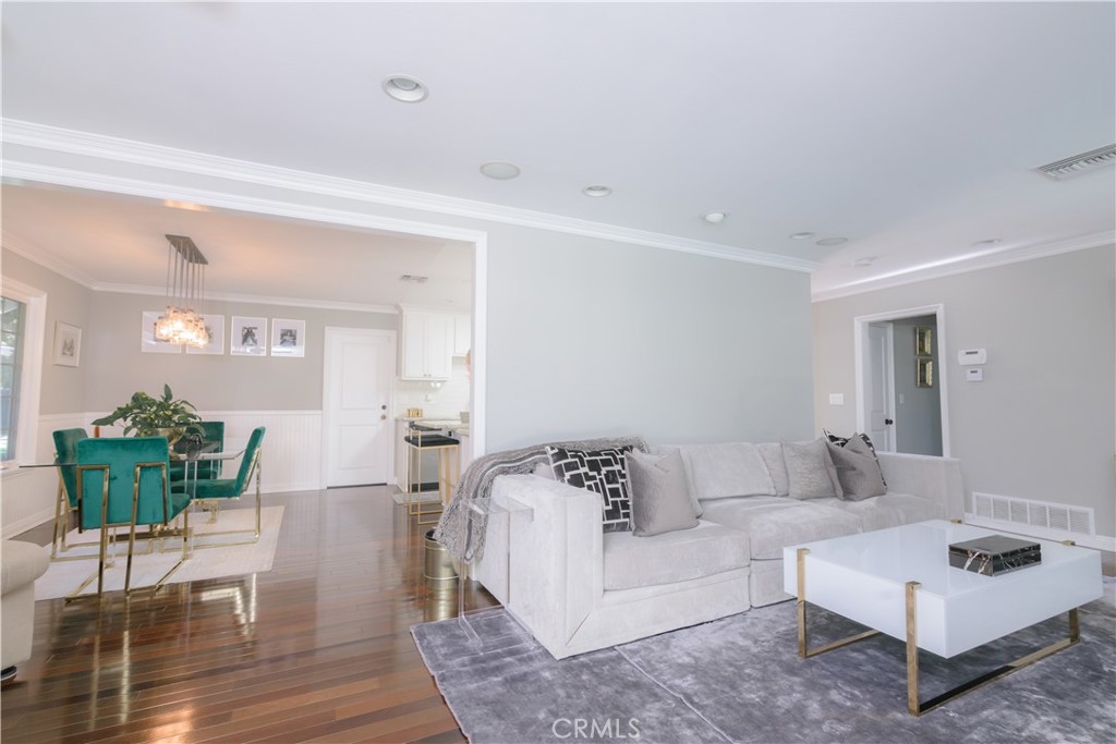 MLS #OC25265144 image #10