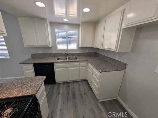 Detail Gallery Image 25 of 59 For 527 E Colorado Bld #B,  Monrovia,  CA 91016 - 2 Beds | 2 Baths