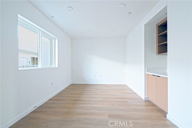 Detail Gallery Image 5 of 11 For 14606 Sylvan St #508,  Van Nuys,  CA 91411 - 2 Beds | 2 Baths