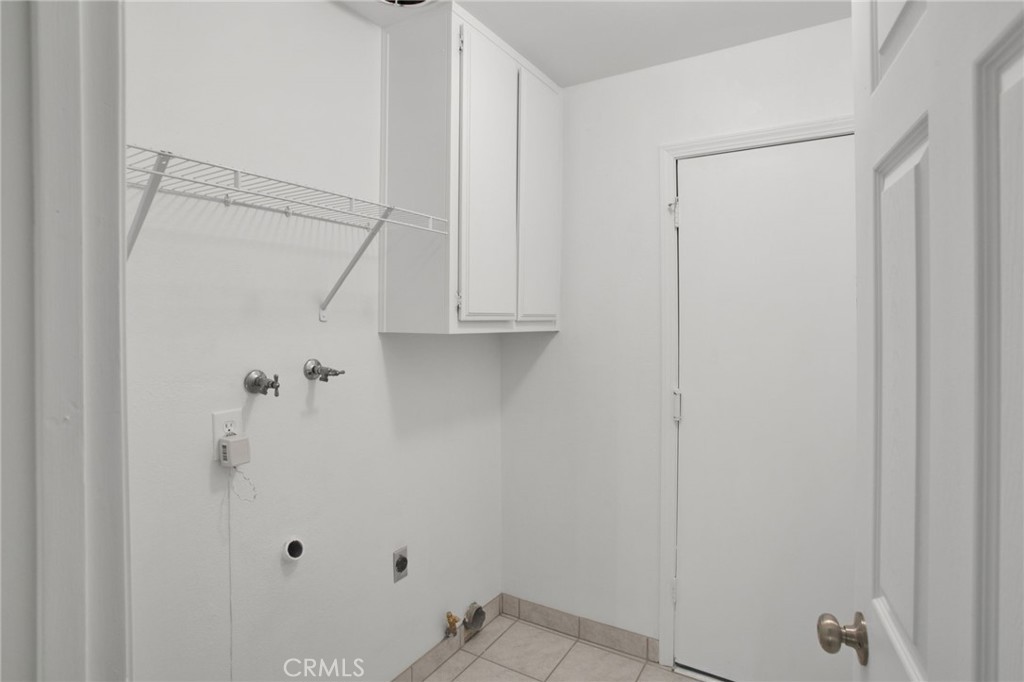 https://media.crmls.org/medias/796d02e2-ab92-4474-93f2-0476d35394ff.jpg?preset=X-Large