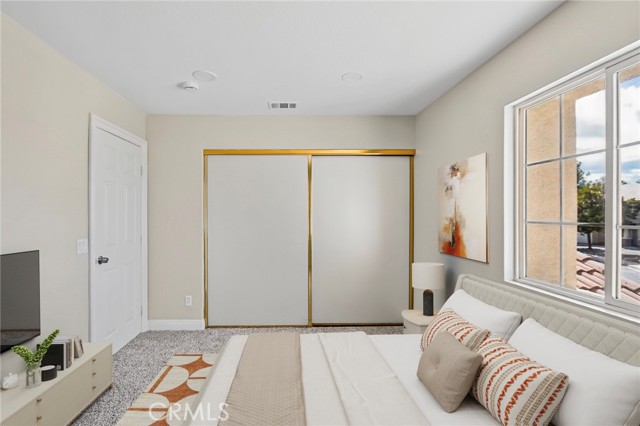 6 Bed Home for Sale in Victorville, California
