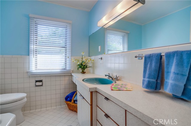 Detail Gallery Image 59 of 72 For 4010 Bluff Pl, San Pedro,  CA 90731 - 4 Beds | 3/1 Baths