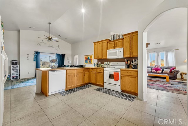 Detail Gallery Image 8 of 35 For 8412 Jimson Ave, California City,  CA 93505 - 3 Beds | 2 Baths