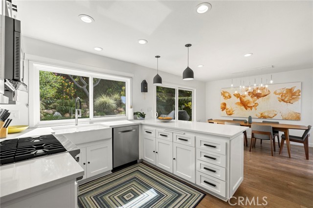 Detail Gallery Image 9 of 41 For 3121 Bern Dr, Laguna Beach,  CA 92651 - 5 Beds | 2/1 Baths