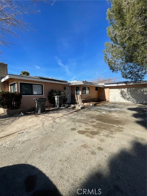 Detail Gallery Image 3 of 12 For 1121 W Avenue J8, Lancaster,  CA 93534 - 3 Beds | 2 Baths