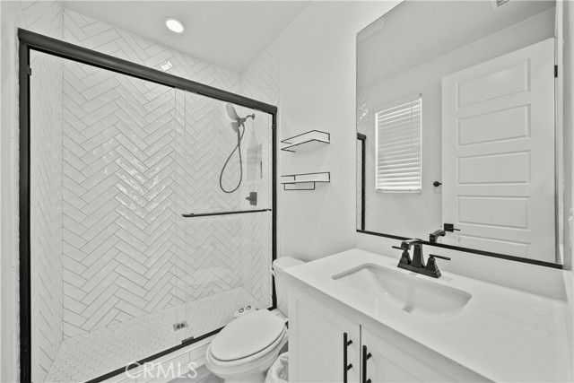 Detail Gallery Image 36 of 56 For 17715 Hillside, Canyon Country,  CA 91350 - 4 Beds | 4 Baths