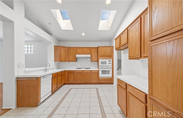 24252 Calle Artino, Murrieta CA: https://media.crmls.org/medias/797050bd-3cfc-428a-9e1f-e1bdbd332111.jpg