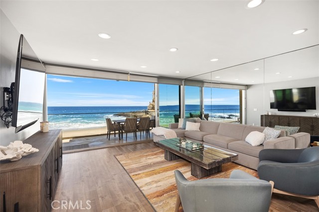 31755 Coast, Laguna Beach CA: https://media.crmls.org/medias/79706292-8df4-40d9-a633-3157b833090b.jpg
