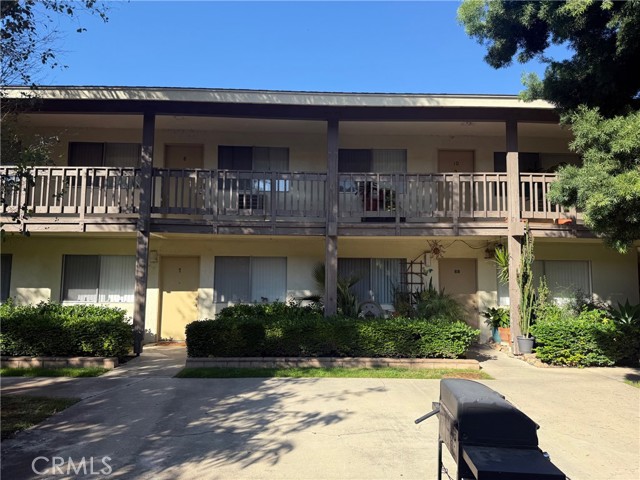 Detail Gallery Image 2 of 9 For 100 S Seranado, Orange,  CA 92869 - 2 Beds | 1 Baths