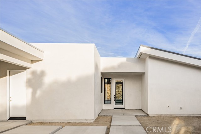 Detail Gallery Image 4 of 31 For 6218 Farrelo Rd, Yucca Valley,  CA 92284 - 4 Beds | 4/1 Baths