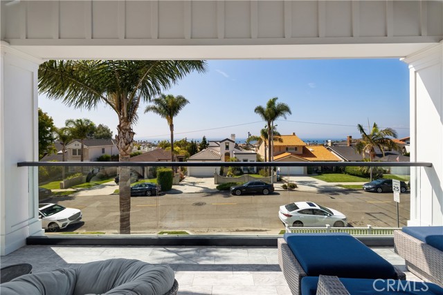 550 Helberta Avenue, Redondo Beach, California 90277, 5 Bedrooms Bedrooms, ,3 BathroomsBathrooms,Residential,Sold,Helberta,SB21204332