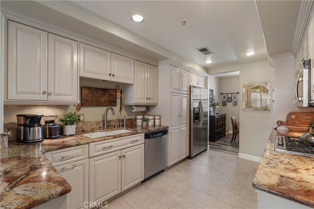 5142 Warner Ave #209