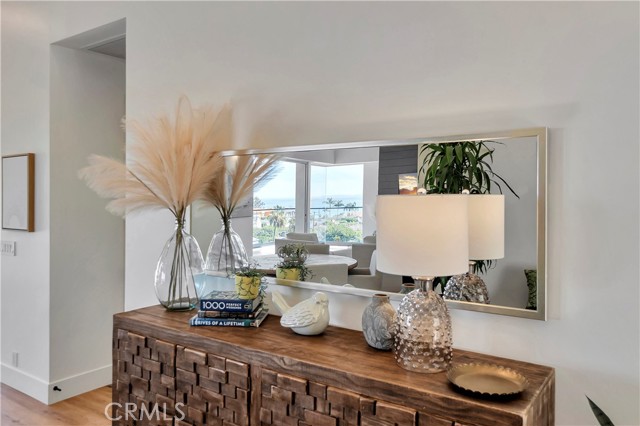 Detail Gallery Image 8 of 68 For 553 Temple Hills Dr, Laguna Beach,  CA 92651 - 5 Beds | 4/1 Baths