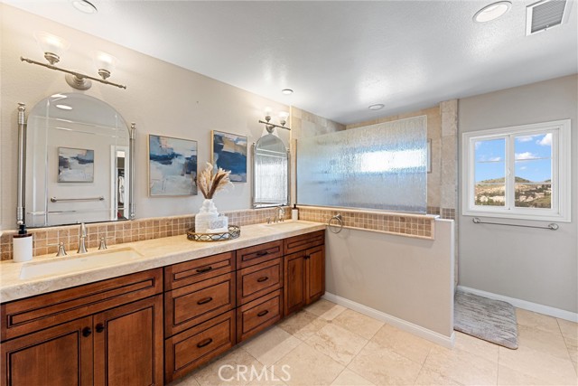 Detail Gallery Image 16 of 37 For 6121 E Breton Cir, Orange,  CA 92869 - 4 Beds | 2/1 Baths