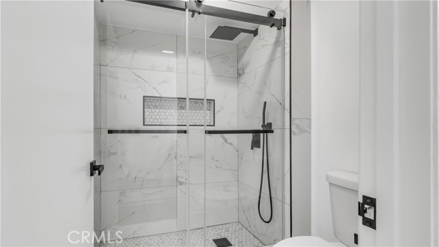 Detail Gallery Image 12 of 19 For 527 B E Elmwood, Burbank,  CA 91501 - 2 Beds | 3 Baths