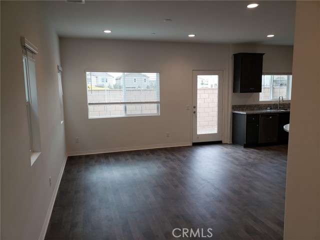 Detail Gallery Image 3 of 18 For 7286 Medley Lane, Fontana,  CA 92336 - 3 Beds | 2/1 Baths