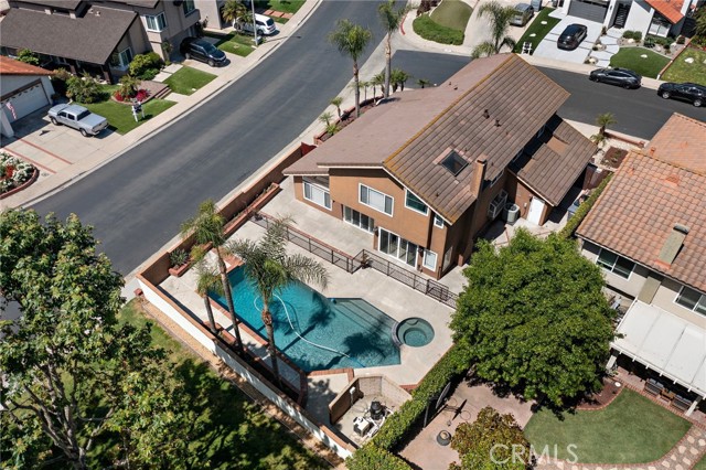 21572 Via Invierno, Lake Forest CA: https://media.crmls.org/medias/7975b3a7-c974-4ac7-93d4-af969018722d.jpg