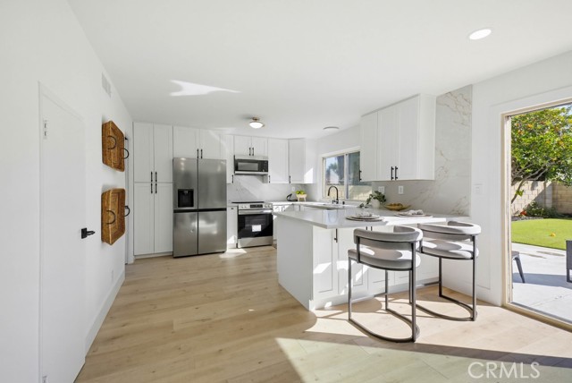 Detail Gallery Image 17 of 48 For 2228 E Nyon Ave, Anaheim,  CA 92806 - 5 Beds | 2/1 Baths