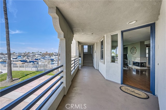 Detail Gallery Image 7 of 39 For 4167 Warner Ave #101,  Huntington Beach,  CA 92649 - 2 Beds | 2 Baths