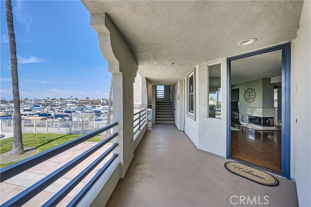 Detail Gallery Image 7 of 39 For 4167 Warner Ave #101,  Huntington Beach,  CA 92649 - 2 Beds | 2 Baths