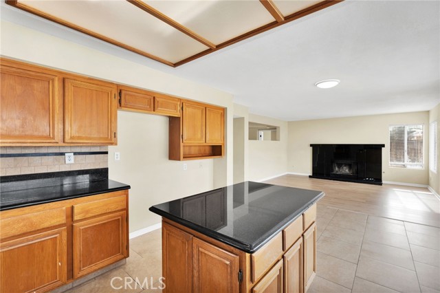 Detail Gallery Image 16 of 66 For 12734 Trotters Ln, Victorville,  CA 92392 - 3 Beds | 3 Baths