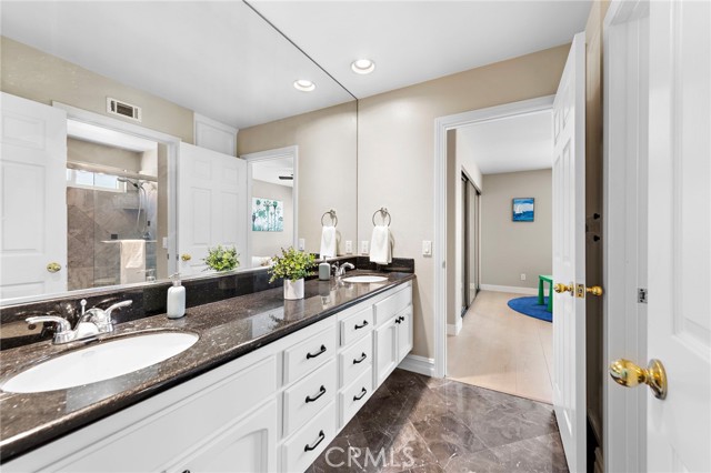 22242 Wayside, Mission Viejo CA: https://media.crmls.org/medias/797869d5-9f87-465d-8b01-613248c0c301.jpg