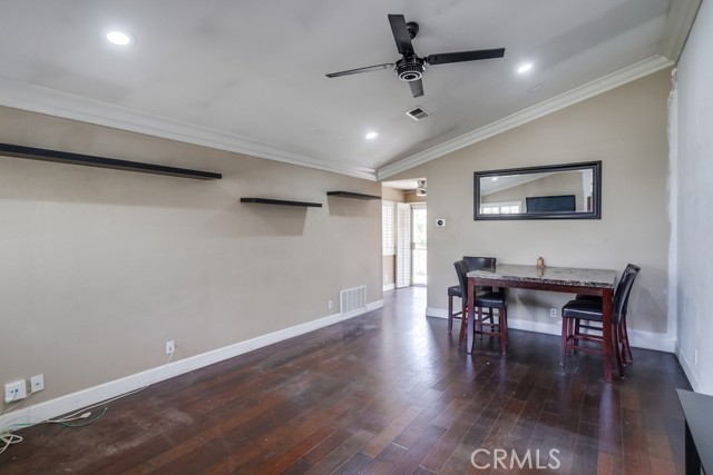2180 Hamden Drive, Chula Vista CA: https://media.crmls.org/medias/7978efa3-46b3-41a0-8d26-9d9a2a0c54af.jpg