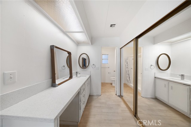 1895 W Devonshire Avenue, Hemet CA: https://media.crmls.org/medias/797930e4-3df8-4813-832a-29c983efae9d.jpg