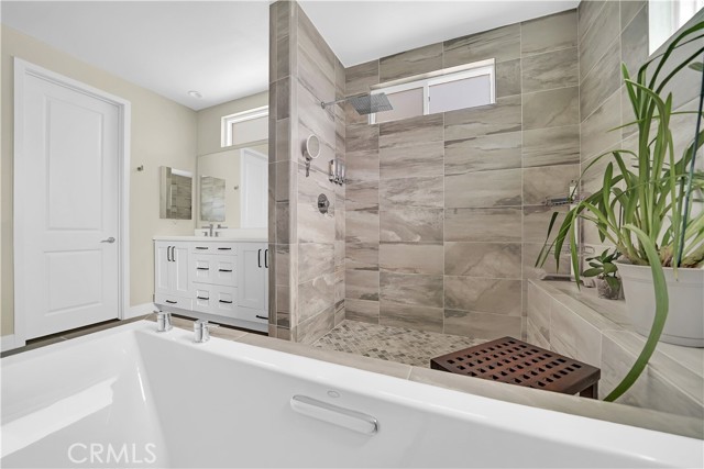 Detail Gallery Image 17 of 38 For 2105 Two Harbors Cir, Costa Mesa,  CA 92627 - 3 Beds | 3/1 Baths