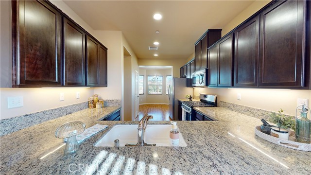 Detail Gallery Image 10 of 53 For 12127 Diego Ct, Moreno Valley,  CA 92557 - 4 Beds | 2/1 Baths