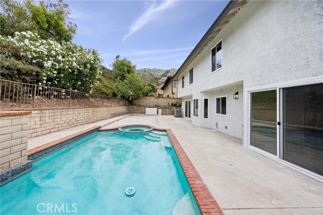 4118 Overcrest Drive, Whittier CA: https://media.crmls.org/medias/797a2eec-e9ae-49a1-9425-da3a984a806d.jpg
