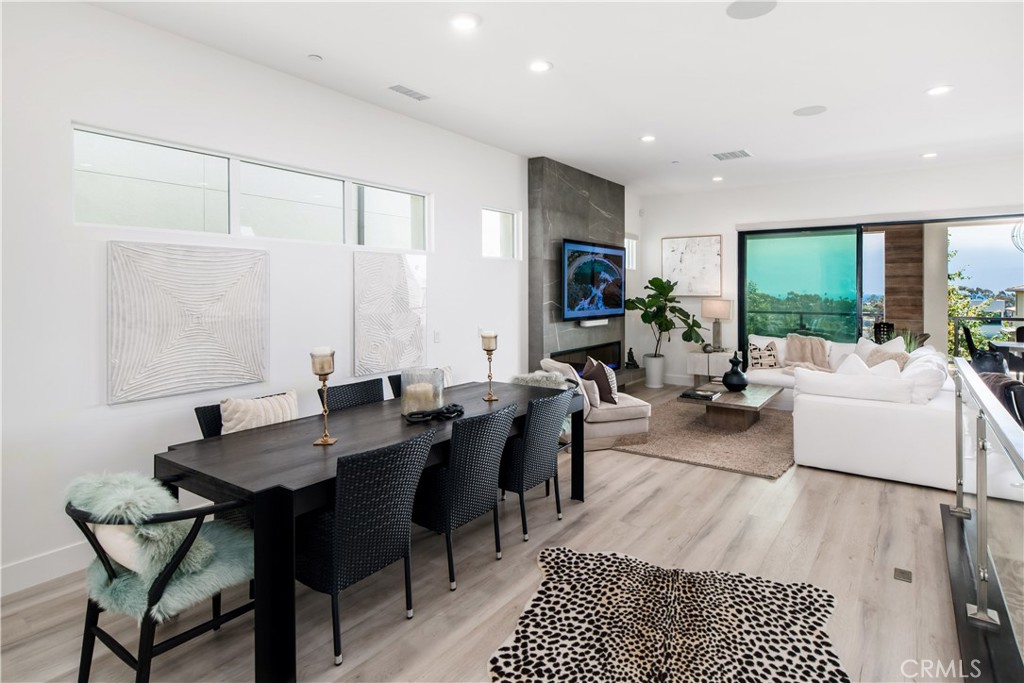 MLS #OC25256638 image #23