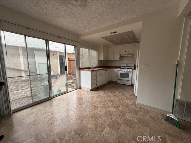 Detail Gallery Image 7 of 8 For 15216 Shadybend Dr #67,  Hacienda Heights,  CA 91745 - 2 Beds | 1/1 Baths