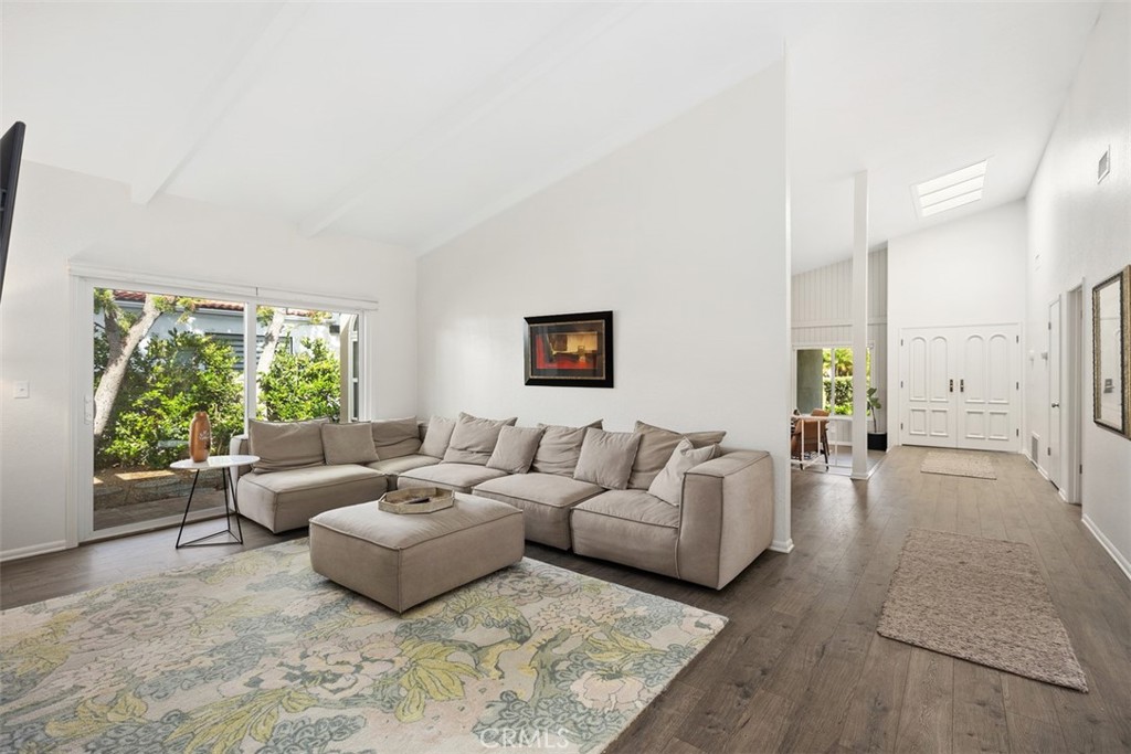 MLS #OC25256691 image #8