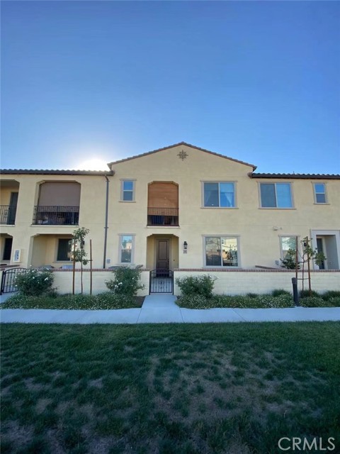 2845 E Berry Loop Privado #38, Ontario, CA 91761