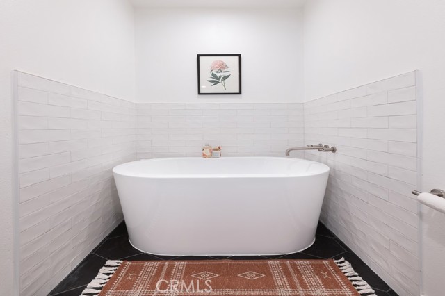 Detail Gallery Image 30 of 35 For 839 Larrabee St #6,  West Hollywood,  CA 90069 - 2 Beds | 2/1 Baths