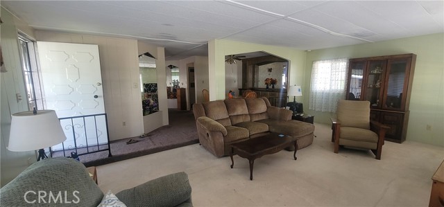 1065 Lomita Boulevard, Harbor City CA: https://media.crmls.org/medias/797b4450-dd67-4338-9344-effe58a3802e.jpg