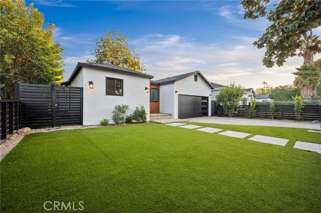 14328 Emelita Street, Sherman Oaks CA: https://media.crmls.org/medias/797b8a6e-b1d5-40f9-ab2c-428da6f96d8a.jpg